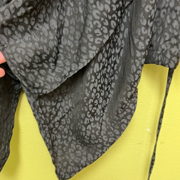 LOGO by Lori Goldstein Gray Sweater - Picture 6 of 14